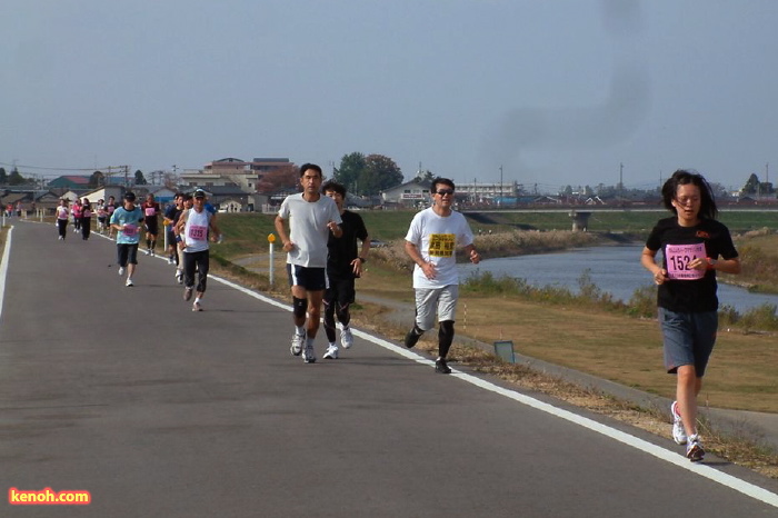 泉田知事も河川改修の終わった堤防道路を快走