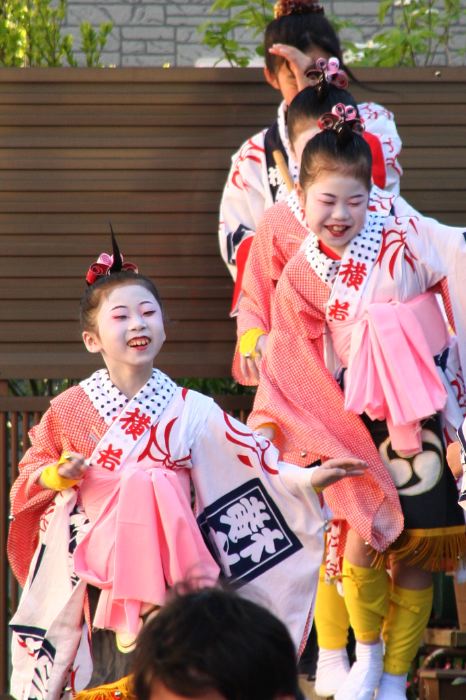 燕市・戸隠神社春季例大祭の踊り子