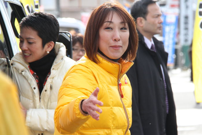 菊田真紀子氏の街頭演説＠加茂リオンドール前、蓮舫氏が応援