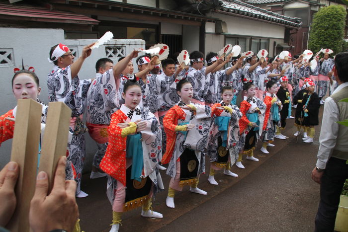 木場小路万灯組の門付け