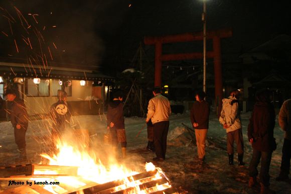 燕市・金山神社