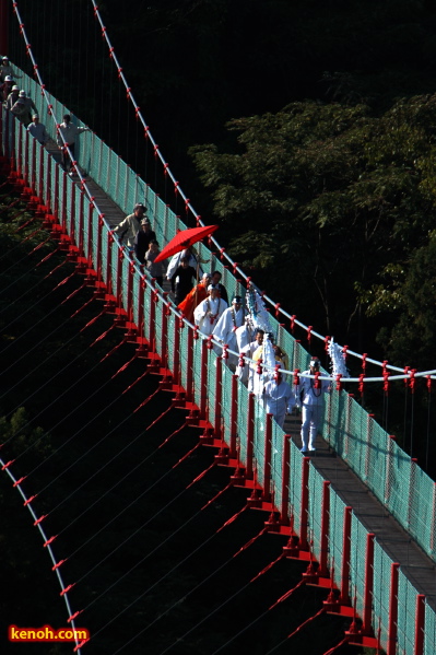 分水・国上寺の秋季大護摩と火渡り大祭