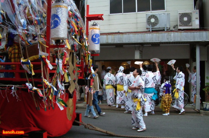 万灯・横町