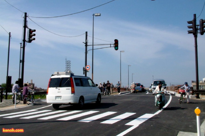 しだいに車の流れもスムーズに