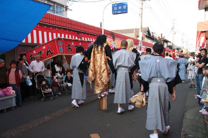 16日の大祭・大名行列