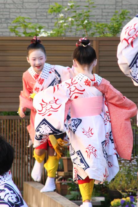 16日の大祭・踊り子