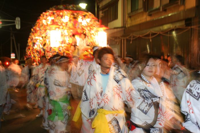 宵宮15日の万灯やお玉さんの踊り、門付け