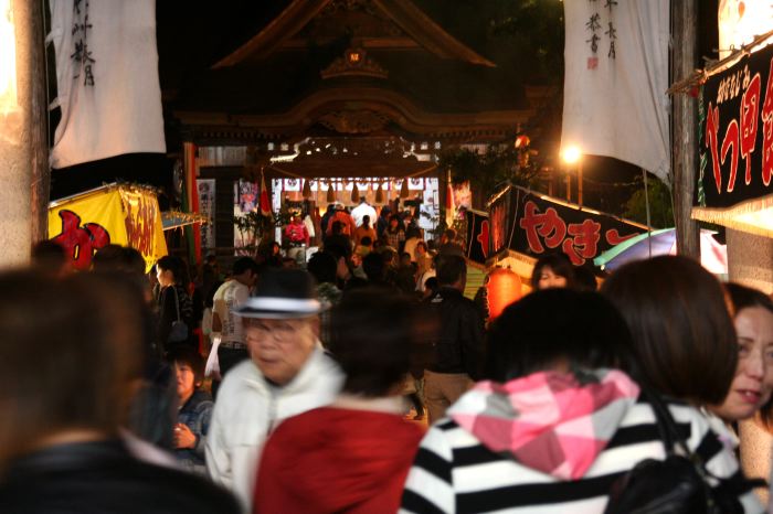 宵宮15日の万灯やお玉さんの踊り、門付け