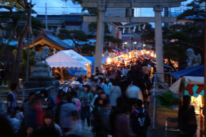 八幡宮参道の露店