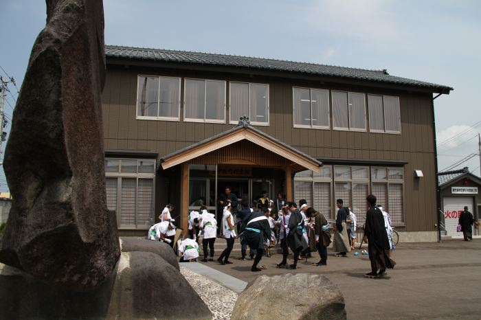 新築された下中野町内会館