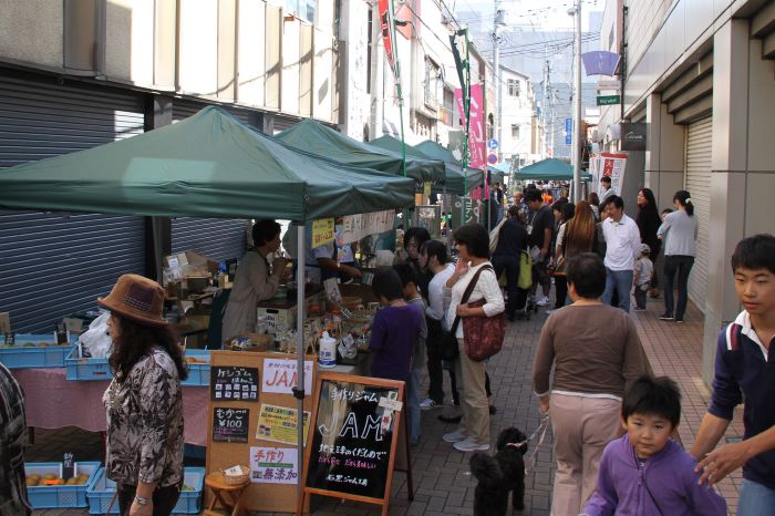 三条マルシェ、本寺小路など