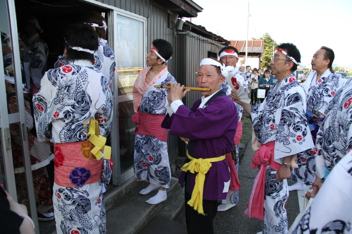 木場小路万灯組の門付け