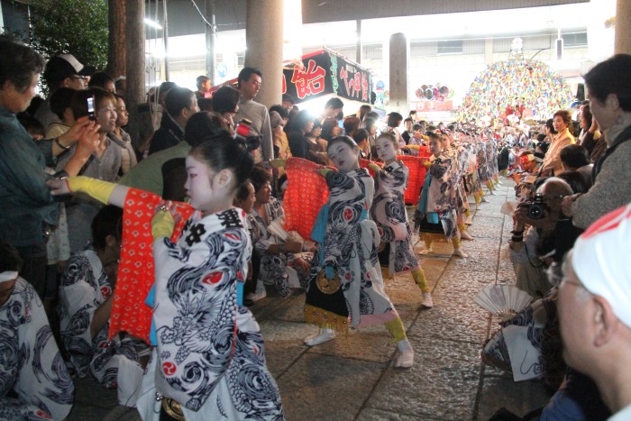 木場小路万灯組が戸隠神社で下座