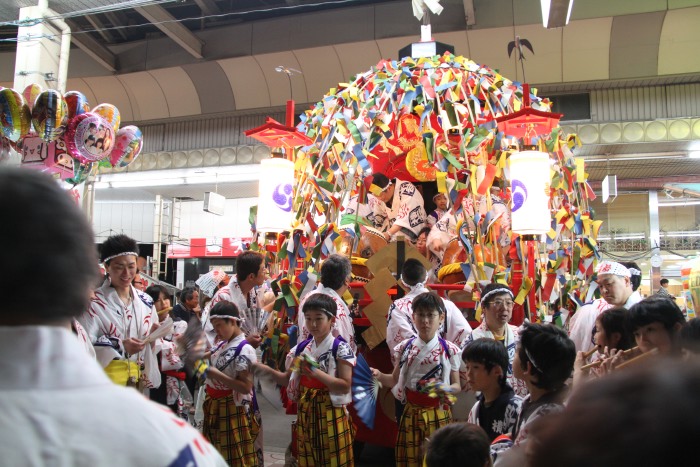 横町万灯組の万灯