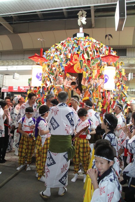 横町万灯組の万灯