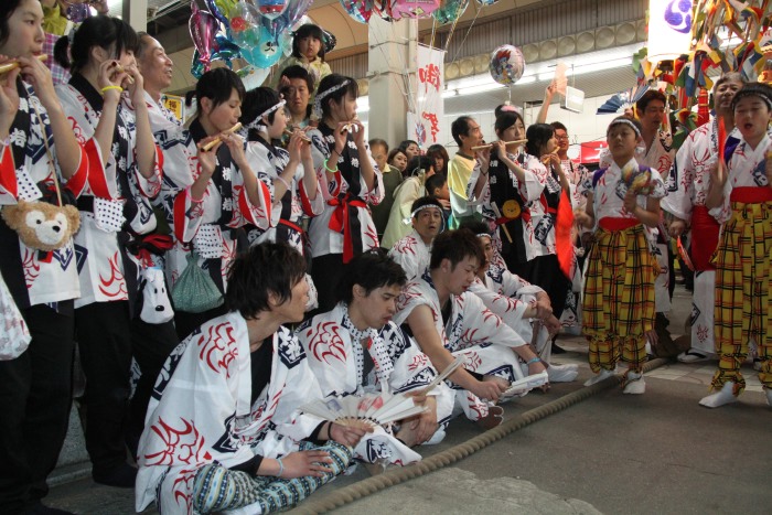 横町万灯組が戸隠神社で下座