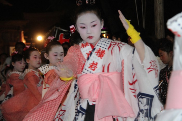 横町万灯組が戸隠神社で下座