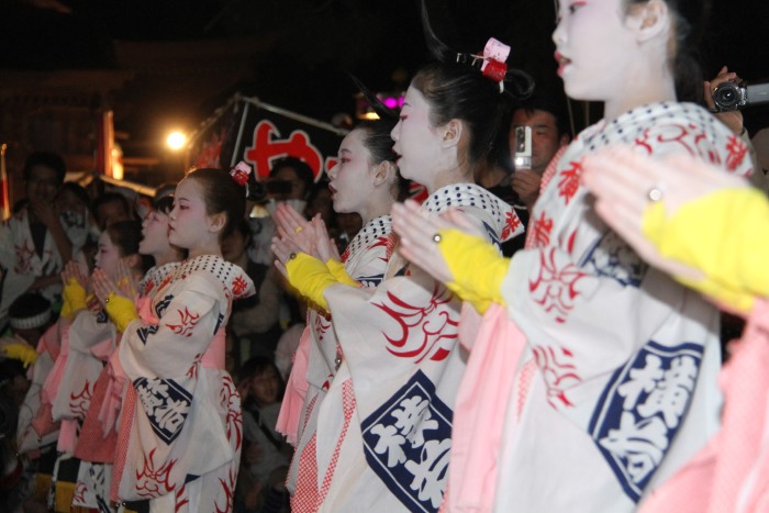 横町万灯組が戸隠神社で下座