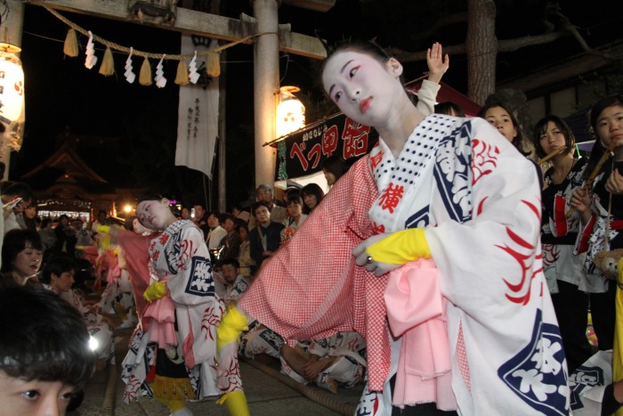 横町万灯組が戸隠神社で下座