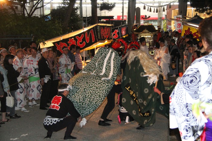 上横町神楽保存会が獅子神楽奉納