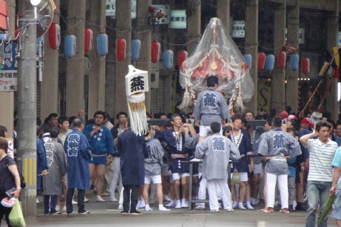 みこしが登場