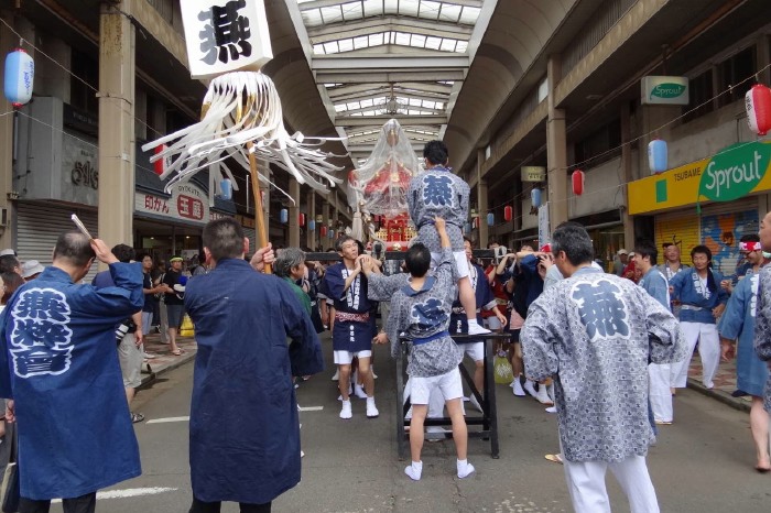 みこしが登場