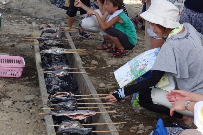 ニジマスの塩焼き