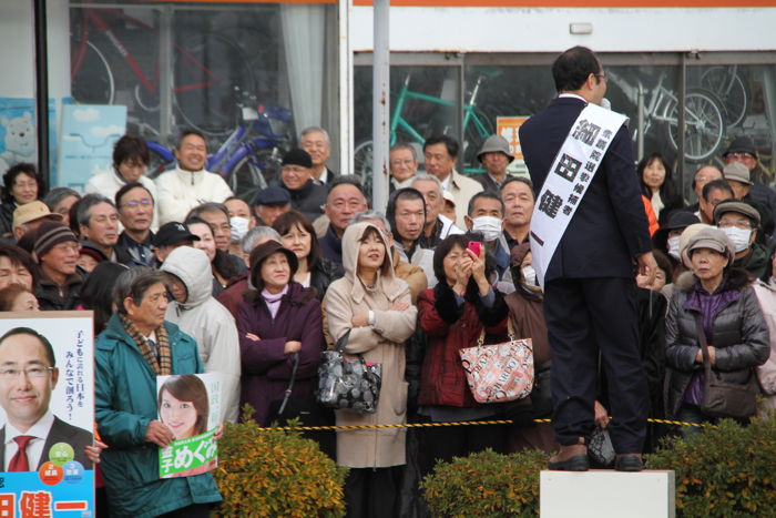 自民党青年局長の小泉進次郎氏が金子恵美氏と細田健一氏を応援＠イオン県央店前