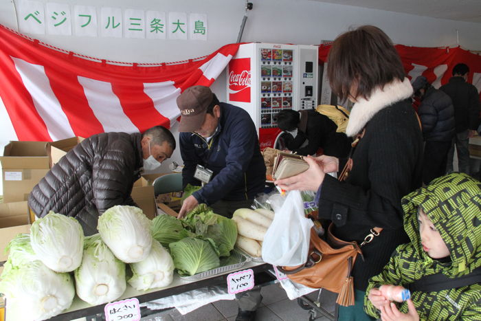 大島地区の農産物販売