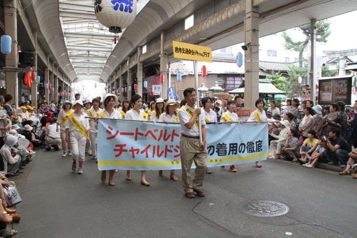 交通安全・音楽パレード　燕市交通安全トキちゃんクラブ