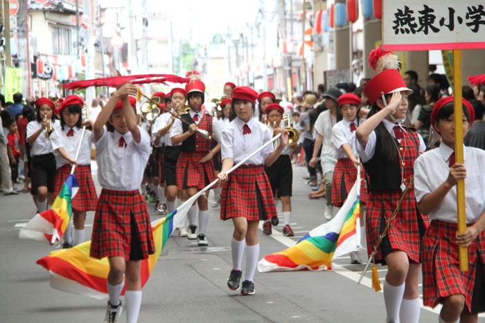 交通安全・音楽パレード　燕東小学校