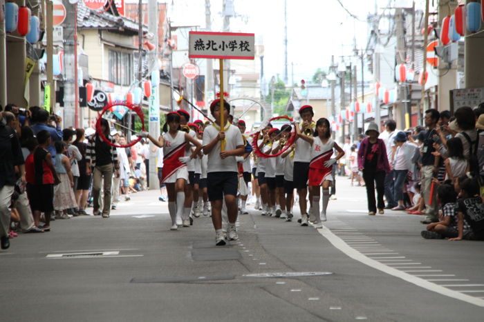 交通安全・音楽パレード　燕北小学校