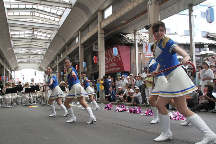 県警音楽隊とカラーガードによる交通安全ふれあいコンサート