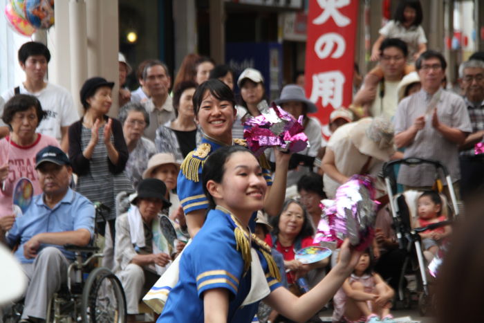 県警音楽隊とカラーガードによる交通安全ふれあいコンサート