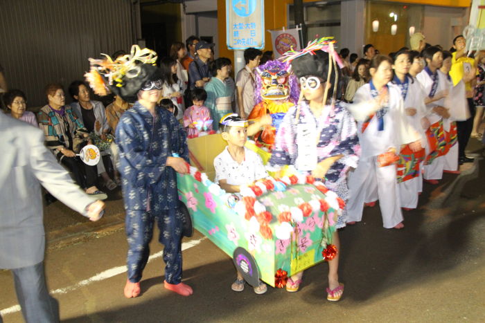 仮装盆踊り大会