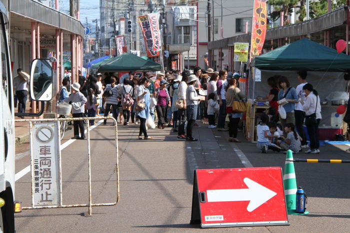 本町パーキング前から歩行者天国に