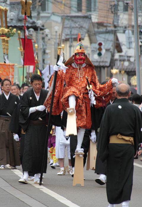 大通りを行く大名行列