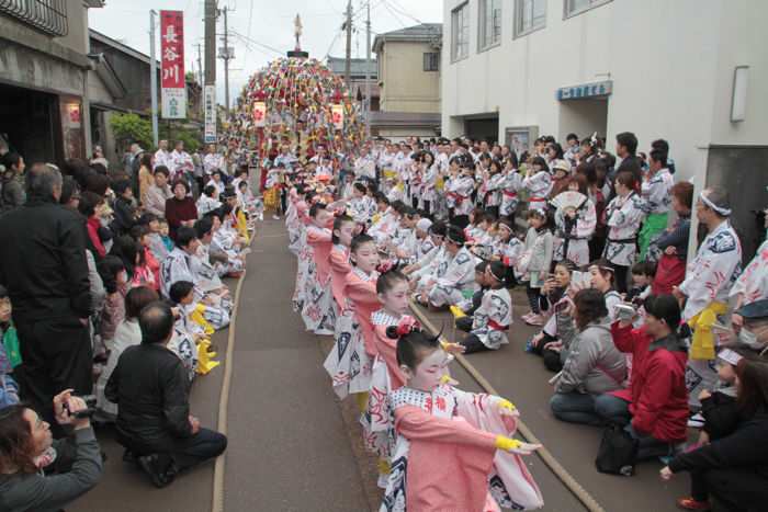 横町万灯組の出陣式