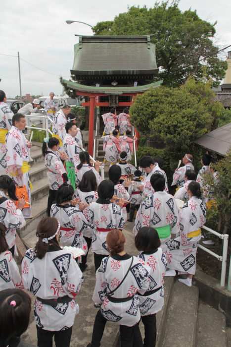 保食神社前