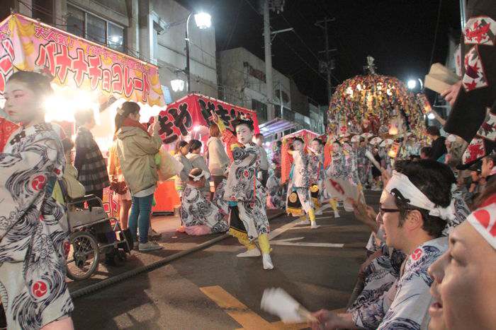 木場小路万灯組が飴屋前で下座