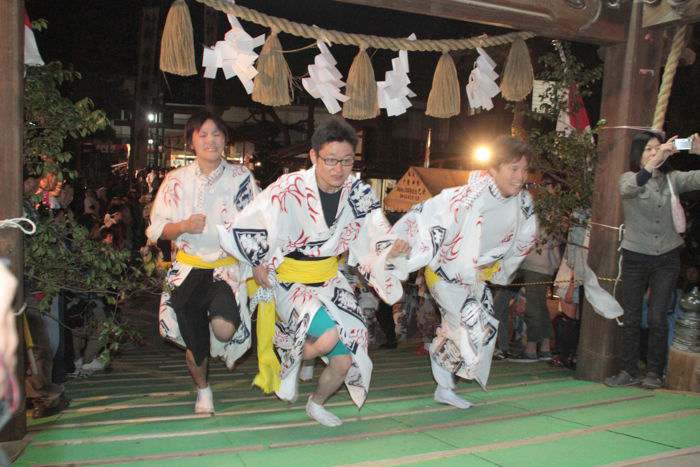 横町万灯組の舞い込み