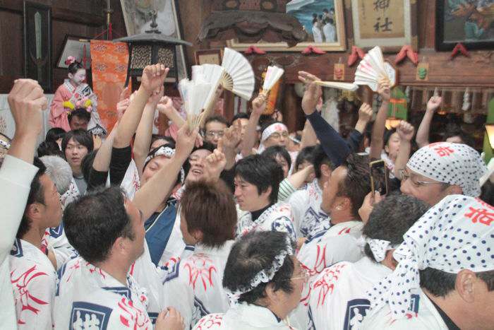 横町万灯組の舞い込み