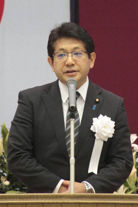 塚田参院議員