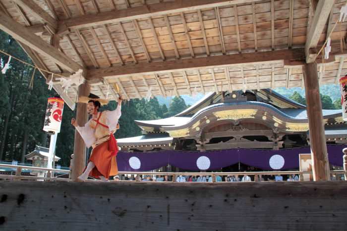 魚沼神社の太太神楽