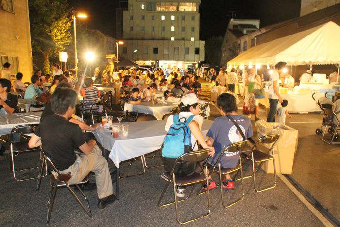 中央商店街の夜店市