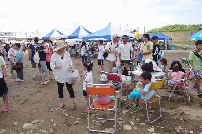 河川敷　特設会場