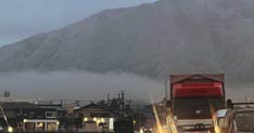 16日夕方には弥彦山のふもとの方が霧のように白く覆われた