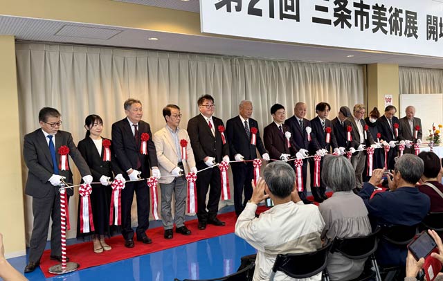 �J�ꎮ�̃e�[�v�J�b�g