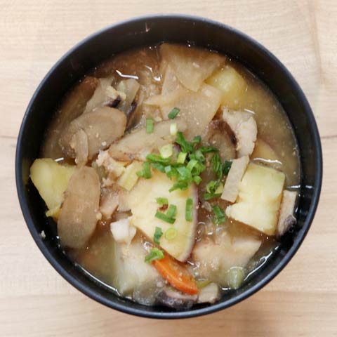 9種類の護摩堂野菜を使った豚汁