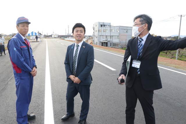 Os哇2km̓HH1N2JԂɊJʂĕg@͓@̓y̖񋟂󂯂ăEBEB